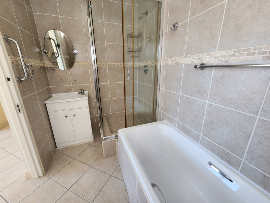 2 Bedroom Property for Sale in Reebok Western Cape